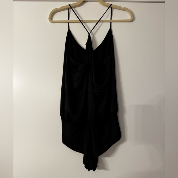 L’Agence Silk Plunge Neck Bodysuit in Black, Size Large. 🖤 - Picture 7 of 9